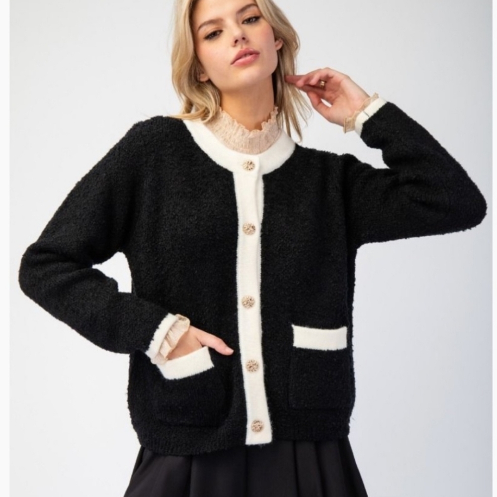 Easel Black and Cream Cardigan Sweater P2P 21"